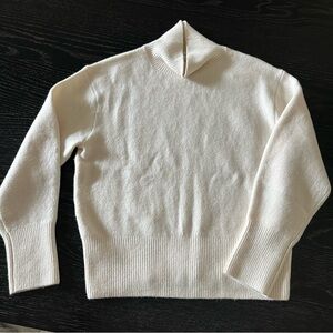 Vince Wool and Cashmere Blend Turtleneck Sweater - Size Medium - NWT